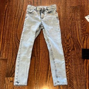 Trendy Light Wash Skinny Jeans